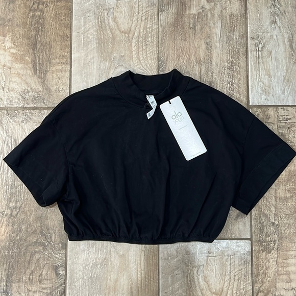 Alo Kick It Crop Tee NWT - Picture 1 of 4